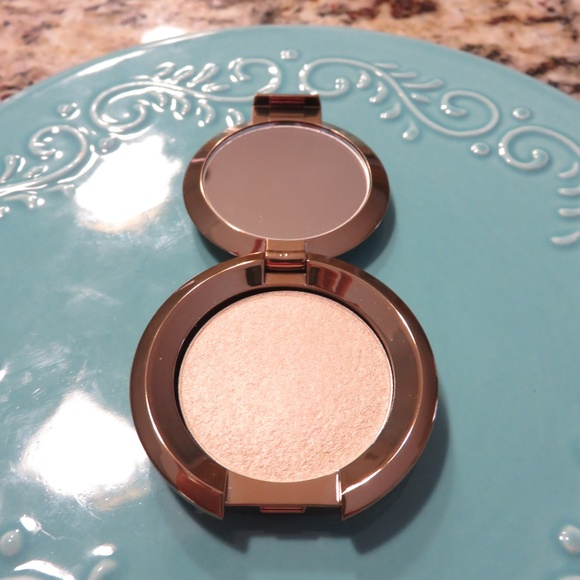 Becca Macaron Collection - Picture 5 of 8